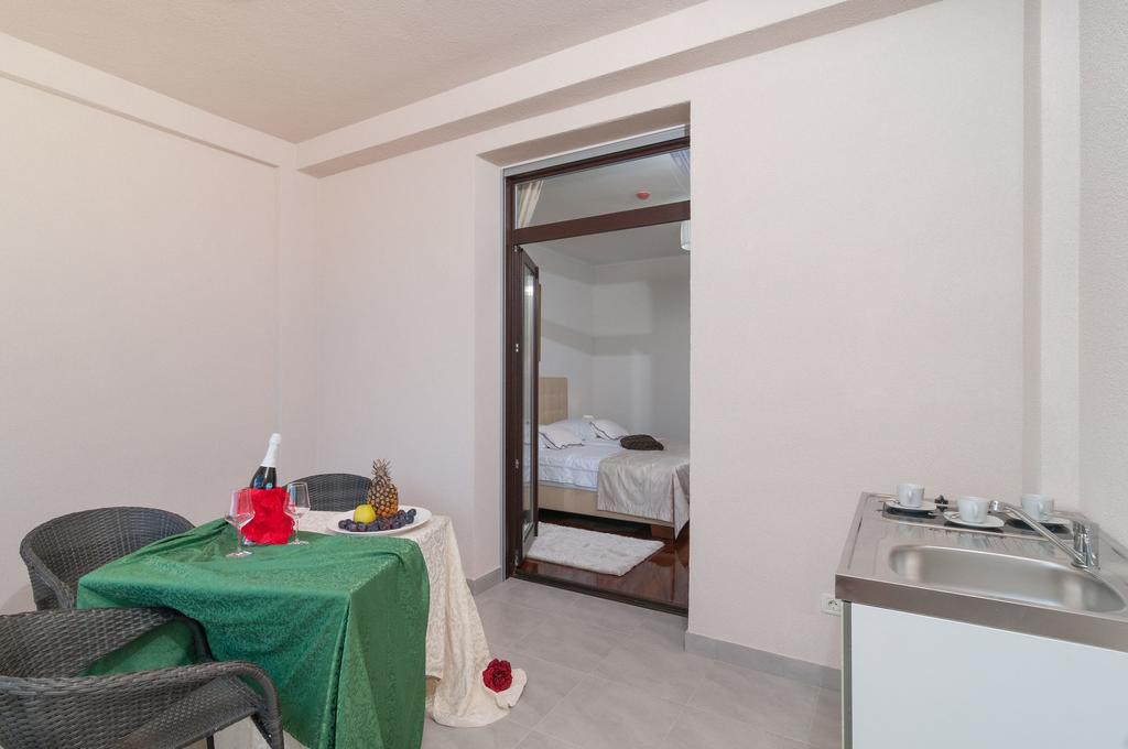 Luxury Rooms Near The Beach1 Split Exterior photo
